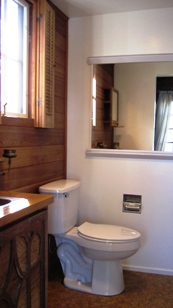 Looking toward bathroom from living room